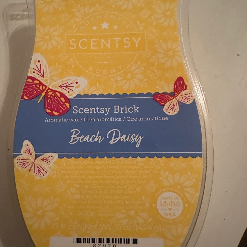 BRICKS Scentsy Beach Daisy & Summer Berry Melon Wax - Yellow and Red